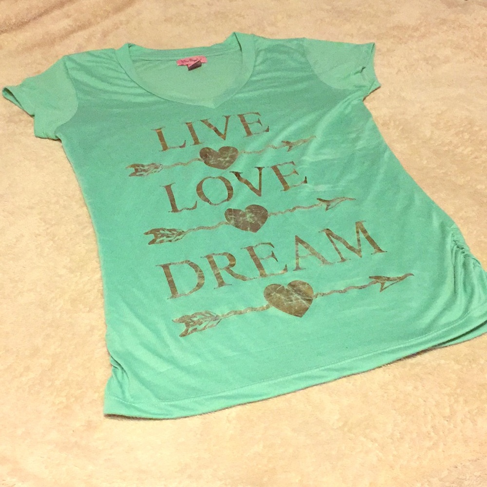 Woman’s tee